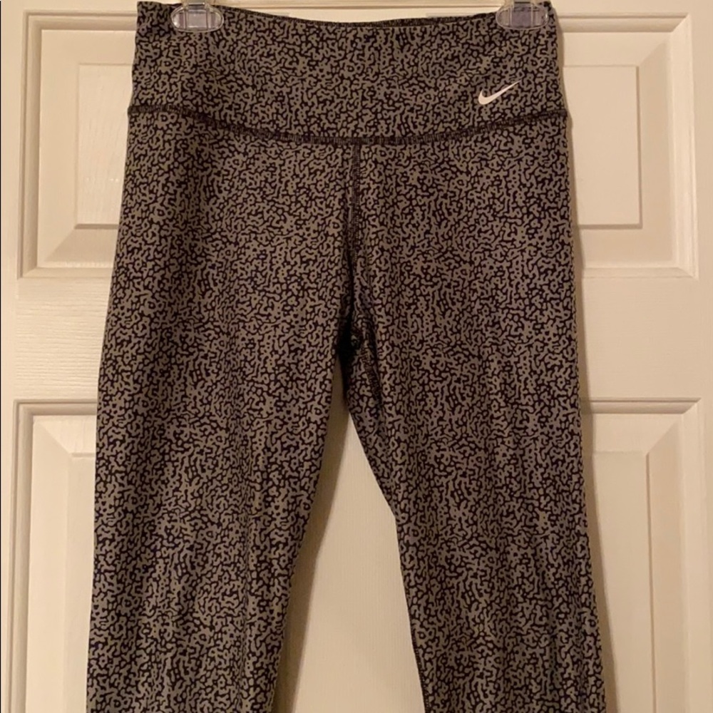 Nike crop leggings small used condition